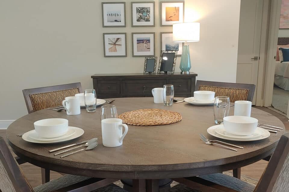 Example 6 Dining Room At the Reserve